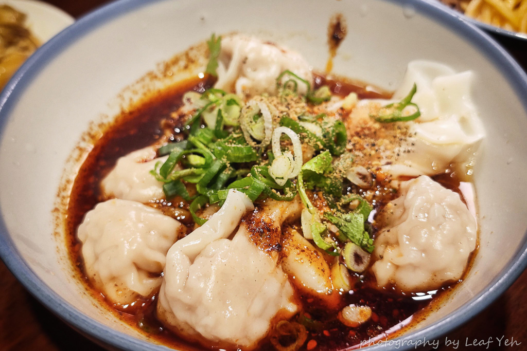 蘭芳麵食館,蘭芳麵食館菜單,蘭芳菜單,朱崙街美食,遼寧夜市美食,遼寧夜市花椒麵,遼寧夜市必吃,台北花椒麵,蘭芳花椒辣油,遼寧街美食