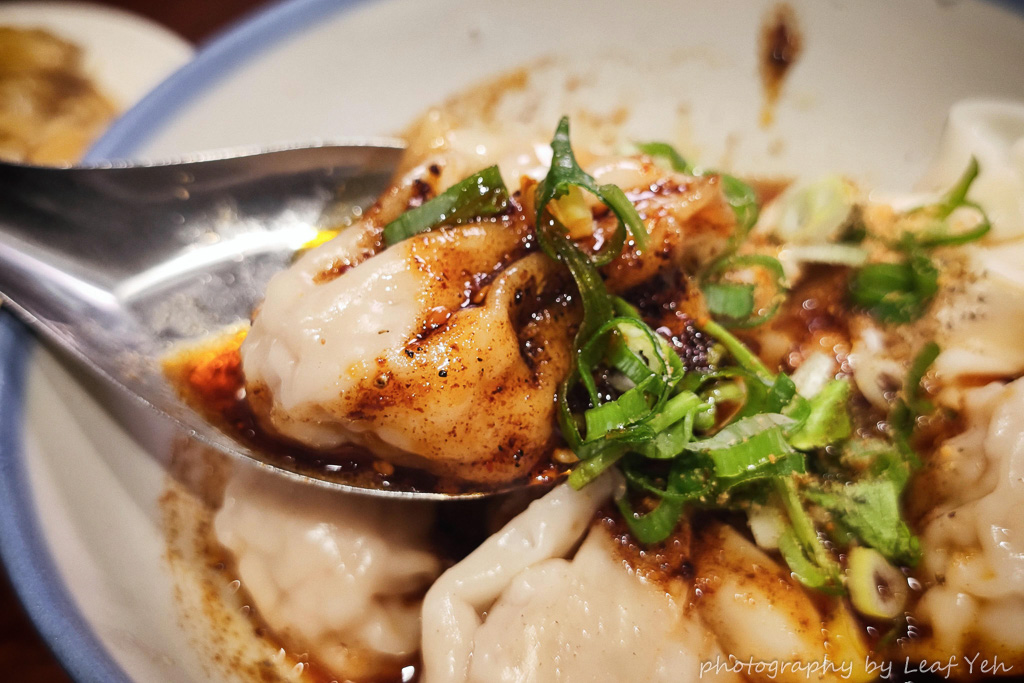 蘭芳麵食館,蘭芳麵食館菜單,蘭芳菜單,朱崙街美食,遼寧夜市美食,遼寧夜市花椒麵,遼寧夜市必吃,台北花椒麵,蘭芳花椒辣油,遼寧街美食