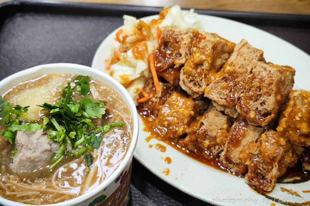 汀洲路美食│同心大腸蚵仔麵線(二店)│這間臭豆腐真的非常炸,酥脆到炸的那種炸! 古亭美食、同安街臭豆腐 汀洲路美食│同心大腸蚵仔麵線(二店)│這間臭豆腐真的非常炸,酥脆到炸的那種炸! 古亭美食、同安街臭豆腐