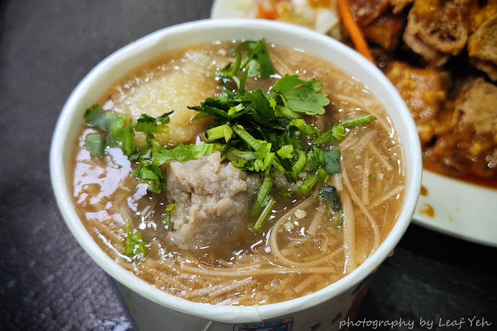 汀洲路美食│同心大腸蚵仔麵線(二店)│這間臭豆腐真的非常炸,酥脆到炸的那種炸! 古亭美食、同安街臭豆腐 汀洲路美食│同心大腸蚵仔麵線(二店)│這間臭豆腐真的非常炸,酥脆到炸的那種炸! 古亭美食、同安街臭豆腐