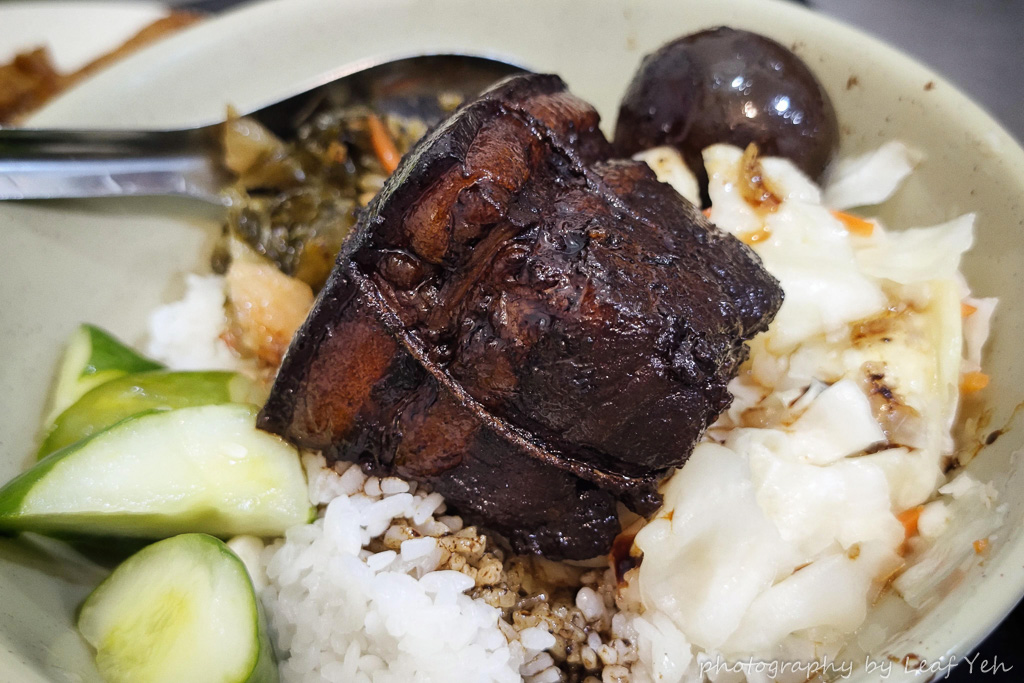 台北豬腳飯│鄭記豬腳飯│老抽配陳滷,孕育出迷人的黑金豬腳飯、東坡肉飯! 北門站美食、北門豬腳飯 台北豬腳飯│鄭記豬腳飯│老抽配陳滷,孕育出迷人的黑金豬腳飯、東坡肉飯! 北門站美食、北門豬腳飯