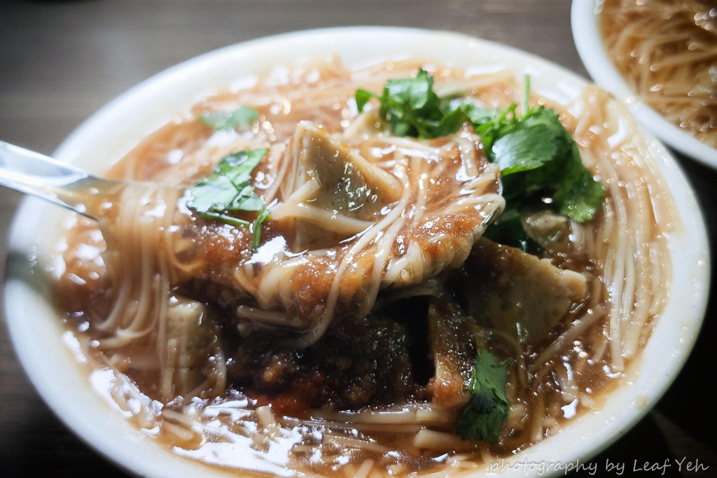 同安街麵線羹,同安街麵線羹菜單,同安街臭豆腐,古亭美食,古亭同安街麵線羹,古亭小吃,同安街美食,同安街麵線,同安街必吃,同安街肉羹麵線