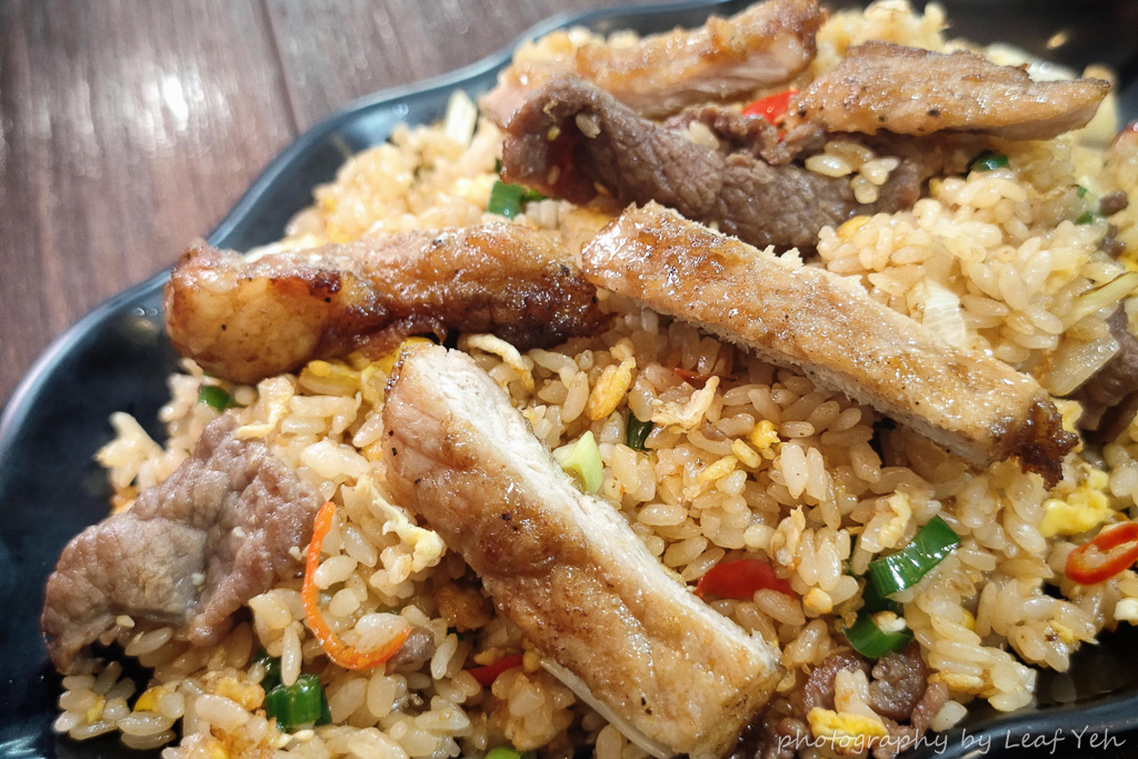 金山美食│無双炒飯│遠離老街人潮，在地人私藏鑊氣炒飯，炸排骨超推！金山炒飯、金山隱藏版美食 @葉影瓶像