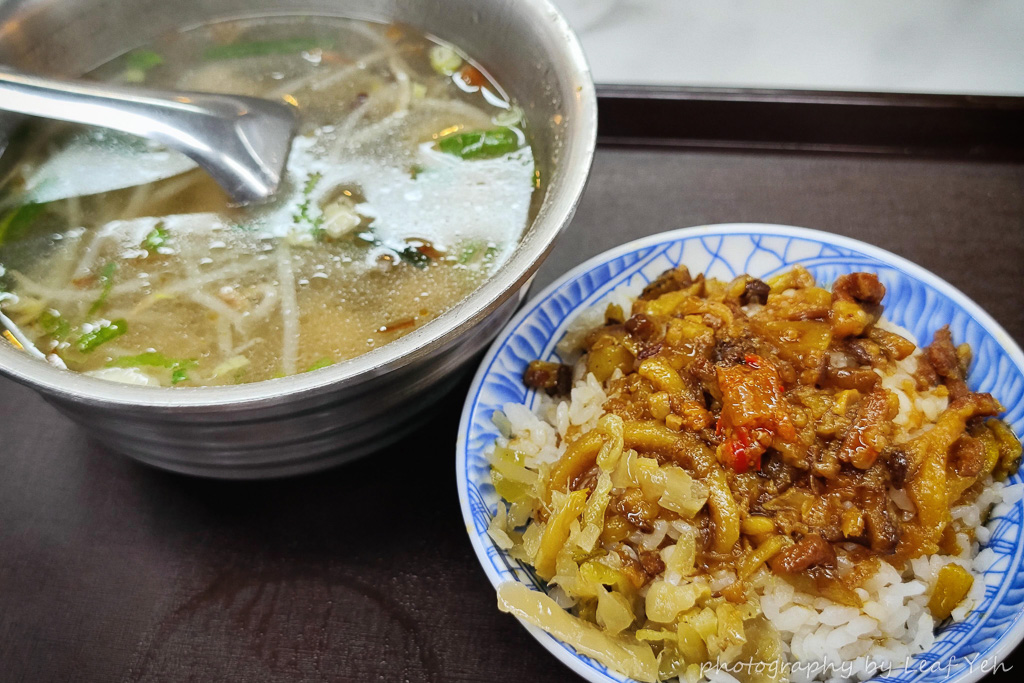 龍山商場美食│億香魯肉飯│如果你愛滷肉飯,來龍山商場別錯過這一碗! 萬華魯肉飯、龍山寺魯肉飯 龍山商場美食│億香魯肉飯│如果你愛滷肉飯,來龍山商場別錯過這一碗! 萬華魯肉飯、龍山寺魯肉飯