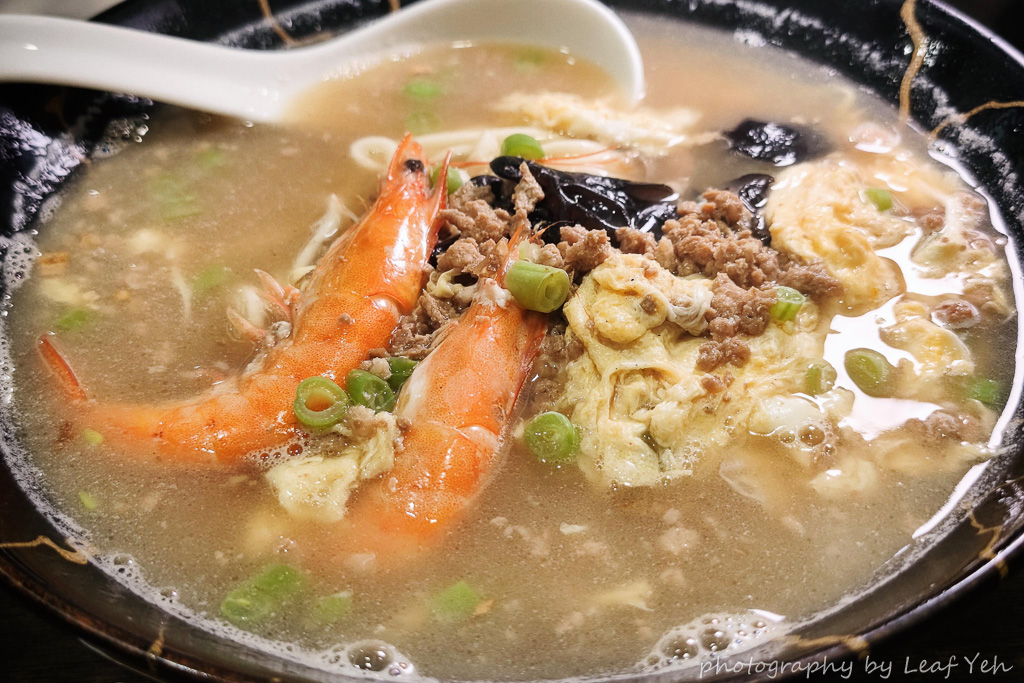 科技大樓美食│蔣記家薌麵│價格小貴但入口吃的是「情緒價值」，差點被遺忘的眷村滋味！遠企美食、台北眷村麵店 @葉影瓶像