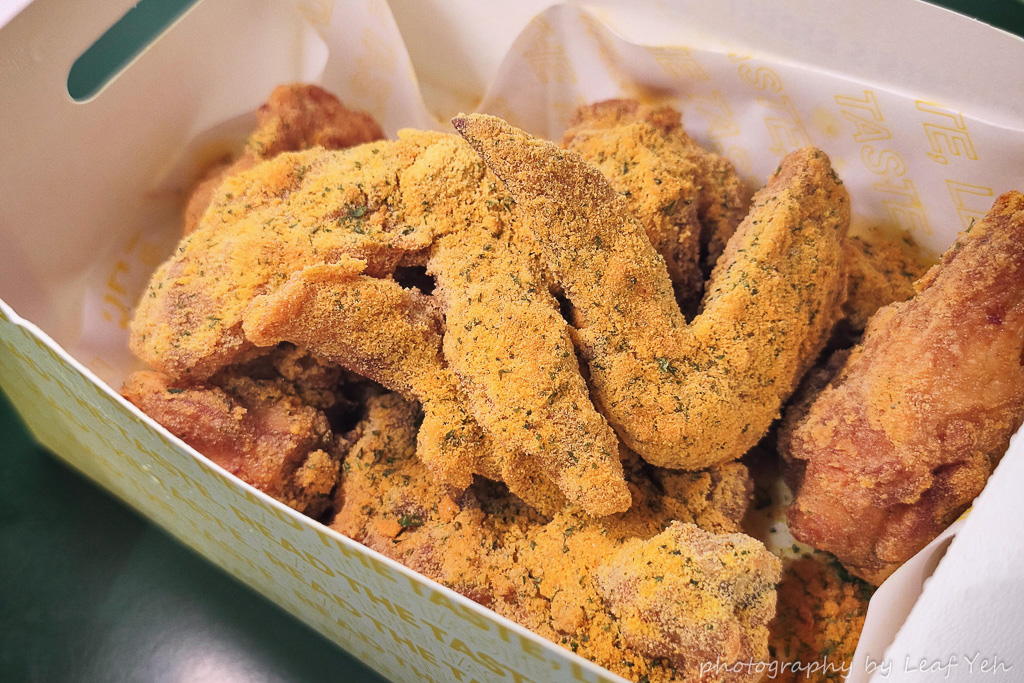 BHC炸雞,BHC炸雞菜單,BHC菜單,BHC韓式炸雞,大巨蛋美食,大巨蛋炸雞,大巨蛋韓式炸雞,台北韓式炸雞,華視美食,東區韓式炸雞,韓式炸雞台北,市民大道炸雞,忠孝東路四段美食