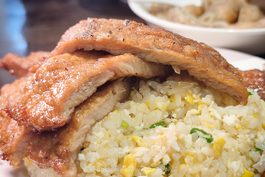 網站近期文章：【台北・古亭】五草車中華食館 南昌店｜チャーハン好き必見！パラパラ食感のスペアリブ卵チャーハンが登場！