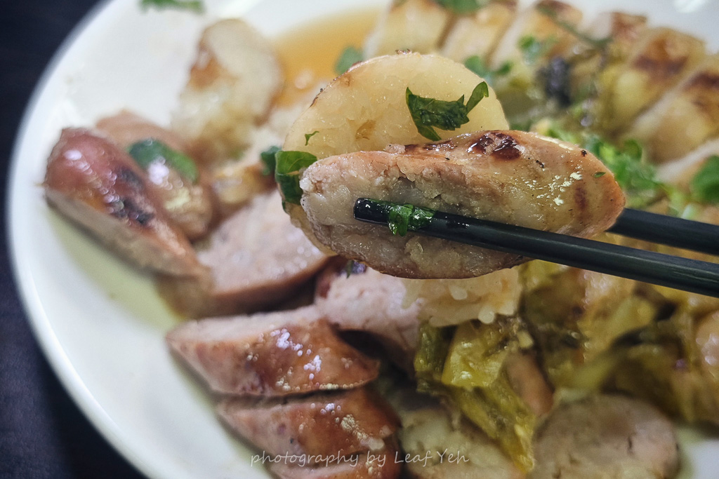 網站近期文章：花蓮美食│福建街香腸│花蓮人才不告訴你！炭火焦香太犯規，炭烤大腸頭才是靈魂本體！花蓮必吃小吃推薦、花蓮大腸包小腸