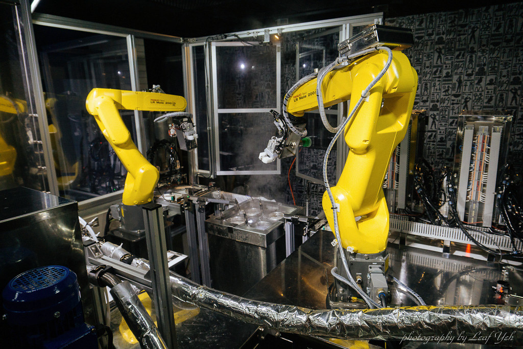 【台北】愛羅吧iROBOT機器人牛肉麵館│全台灣第一家機器人牛肉麵！ 興安街美食、台北牛肉麵