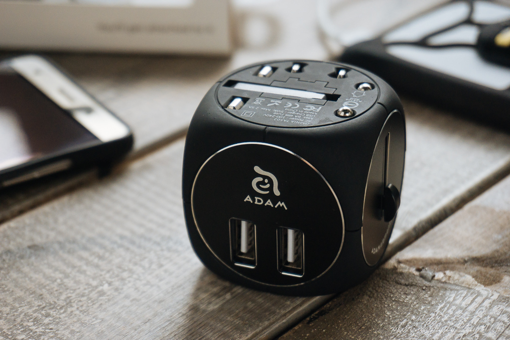 Adam Elements 5合一多國萬用轉接充電插座,OMNIA TA502,世界最小旅行萬用轉插座,旅行萬用插座推薦,旅行USB插座推薦,出國旅行必備,多國旅遊插座推薦