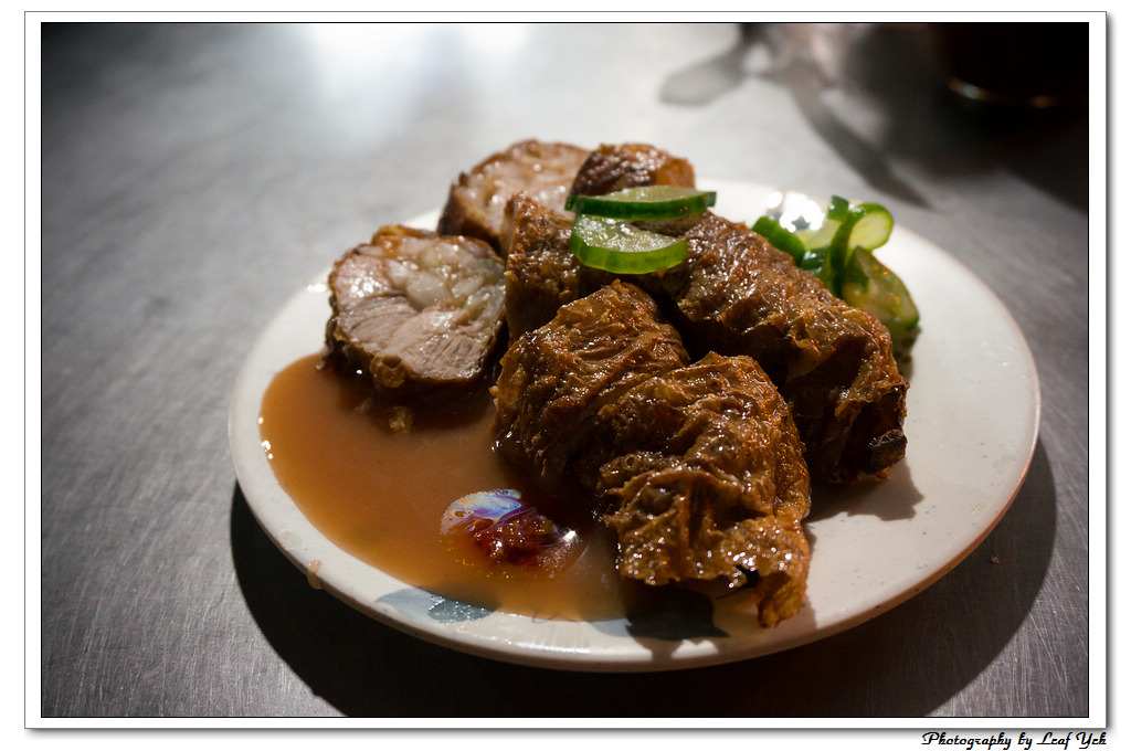 【歇業】【台北】葉家五香雞捲│扎實肉感的傳統雞卷、臭豆腐(素)麵線 、延三夜市、食尚玩家介紹